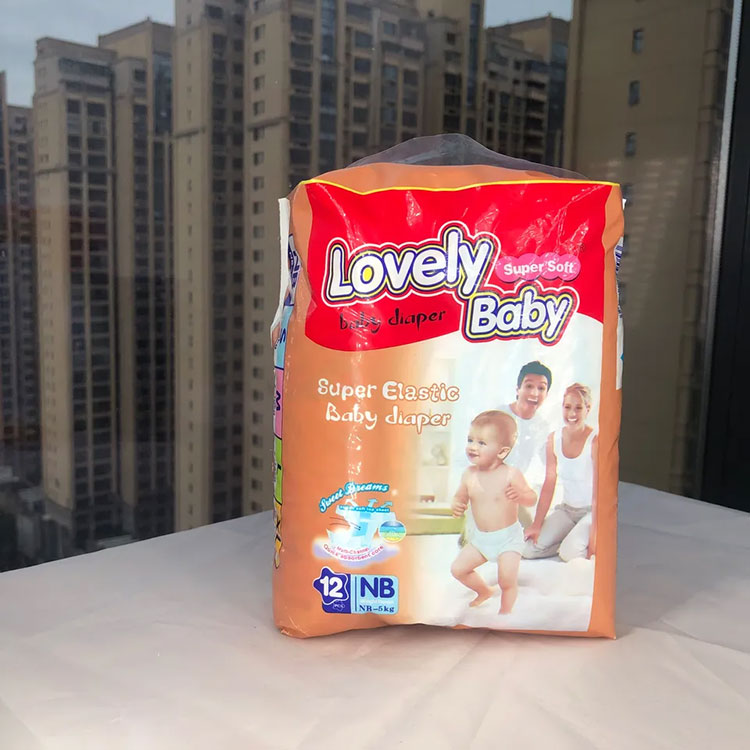 جب ڈسپوز ایبل ڈایپرز کو تبدیل کرتے وقت اپنے بچے کو زیادہ آرام دہ بنانے کا طریقہ